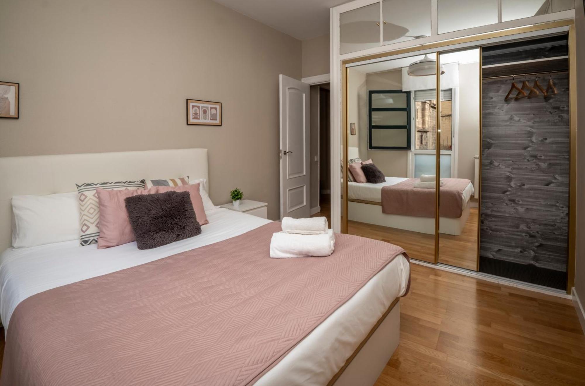 Santiago Tower Aire Ac Casco Antiguo By Apartamentos Logroño Zewnętrze zdjęcie