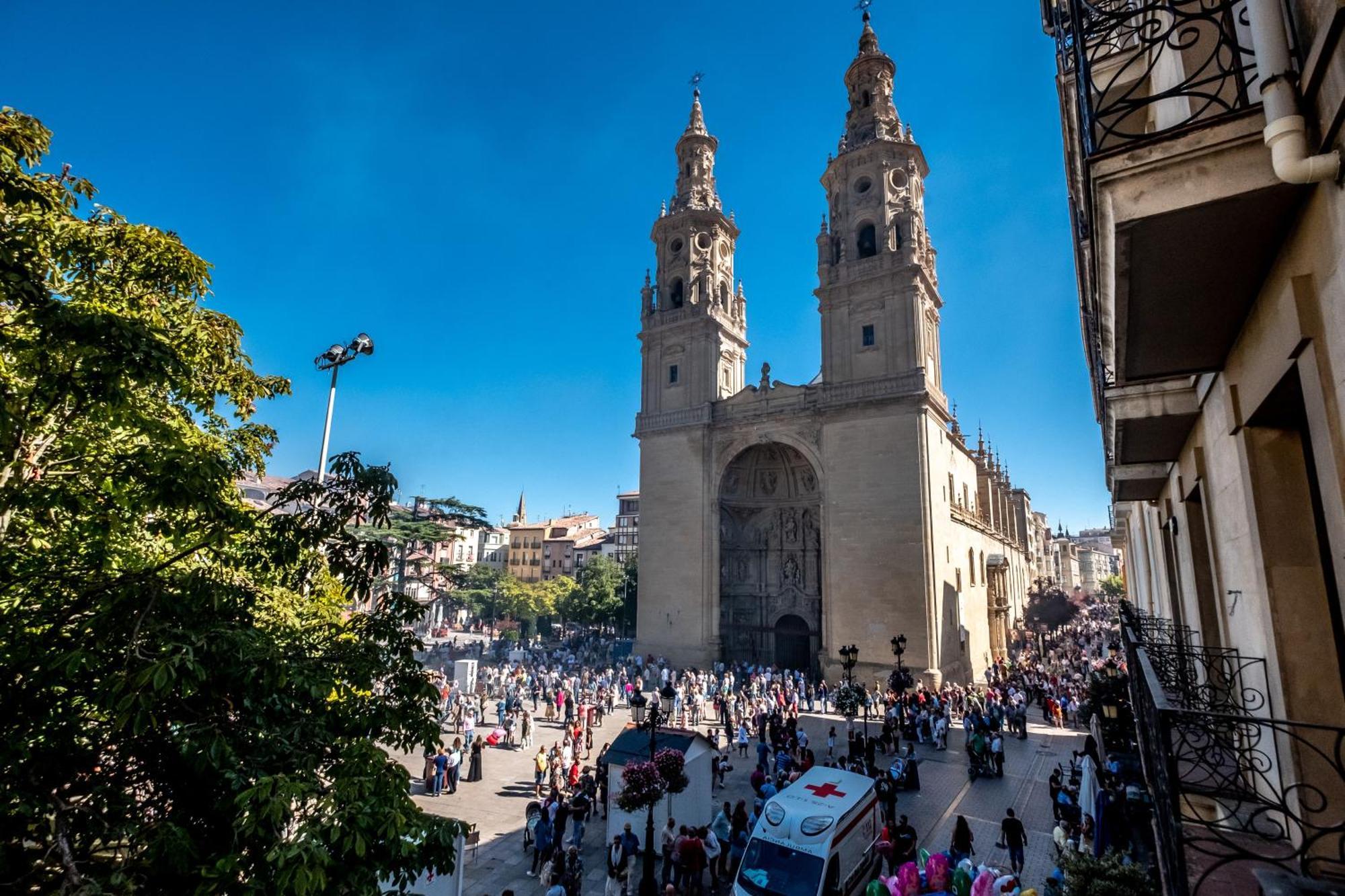 Santiago Tower Aire Ac Casco Antiguo By Apartamentos Logroño Zewnętrze zdjęcie